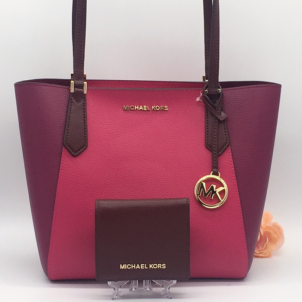 MICHAEL KORS KIMBERLY SM BONDED TOTE & WALLET SET - Picture 5 of 8
